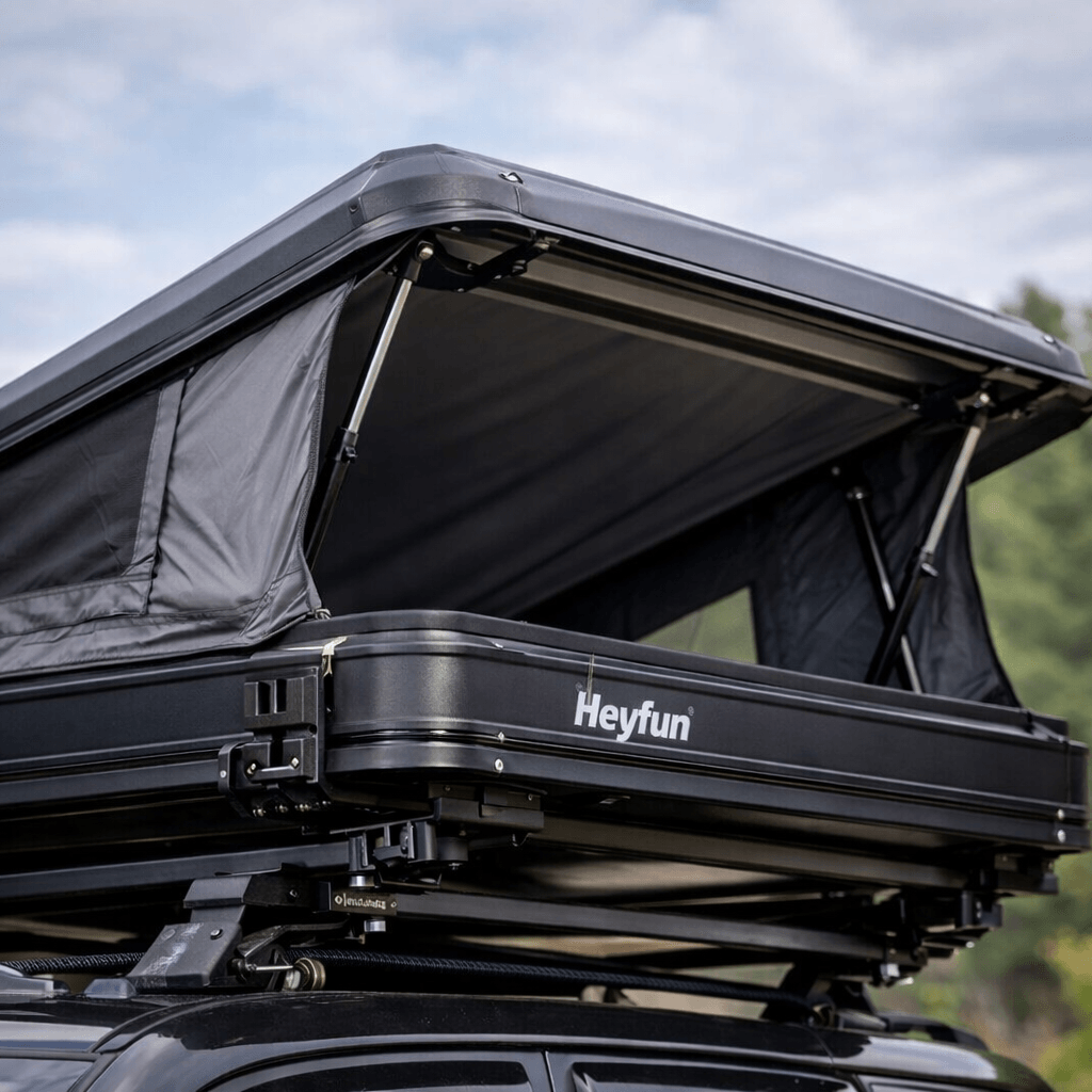 HEYFUN Rooftop Tent - Wedge-style gas-strut opening system used for rapid tent deployment